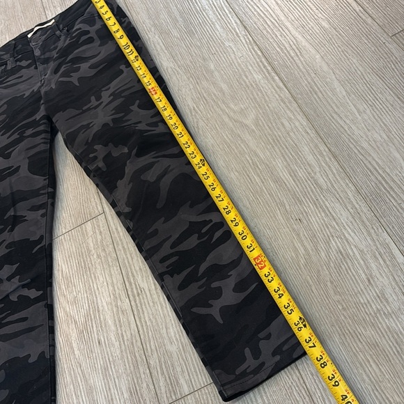 Levi's Women's 721 Ankle High-Rise Skinny Camo Jeans Black Dark Grey size 28 - Picture 7 of 11